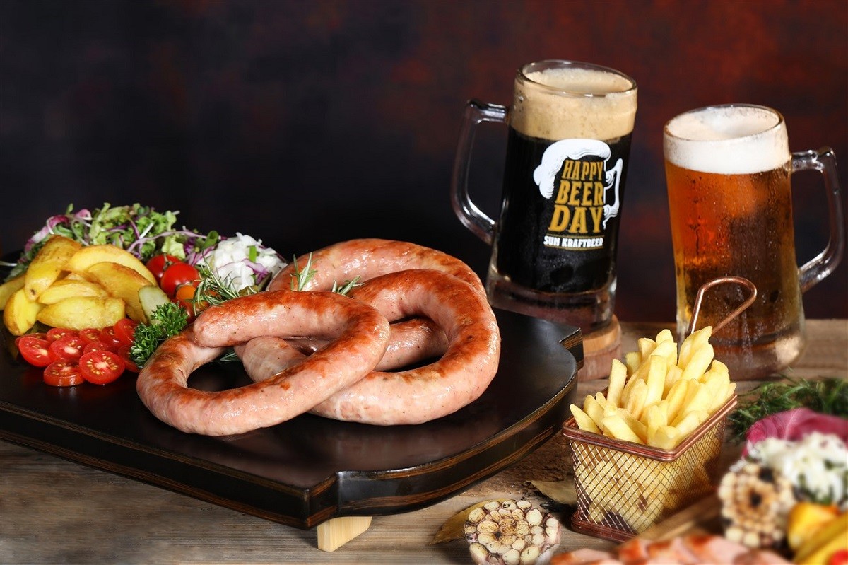 xuc-xich-ba-na-va-bia-sun-kraftbeer-1754368579.jpg
