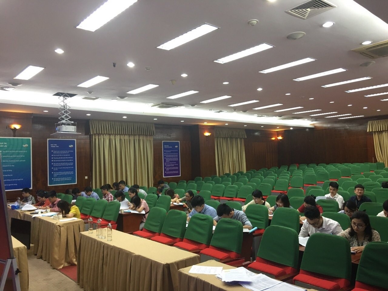 chuong-trinh-huan-luyen-an-toan-lao-dong-lan-dau-1754482973.jpg