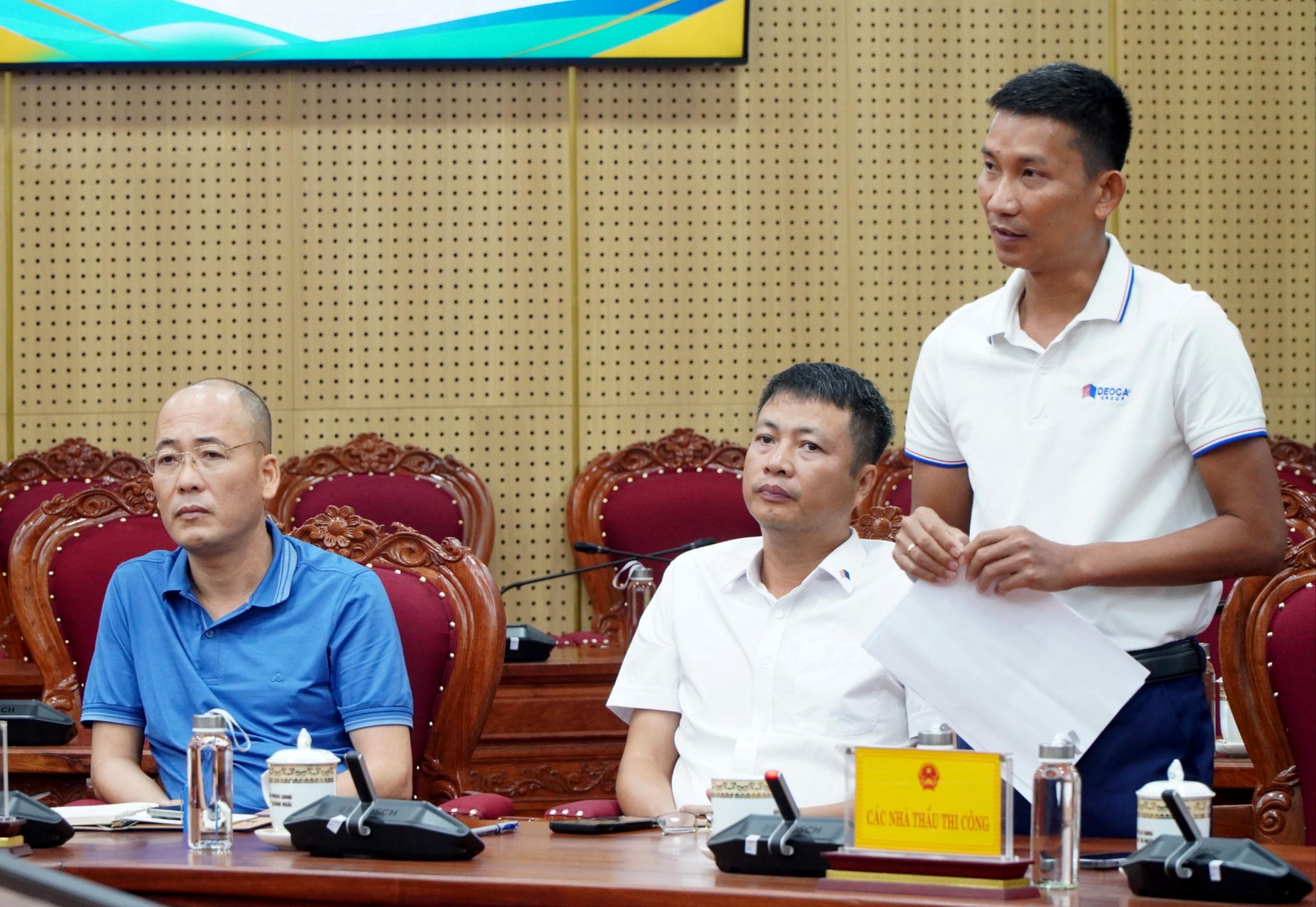 dai-dien-nha-thau-phat-bieu-tai-cuoc-hop-1754558077.jpg