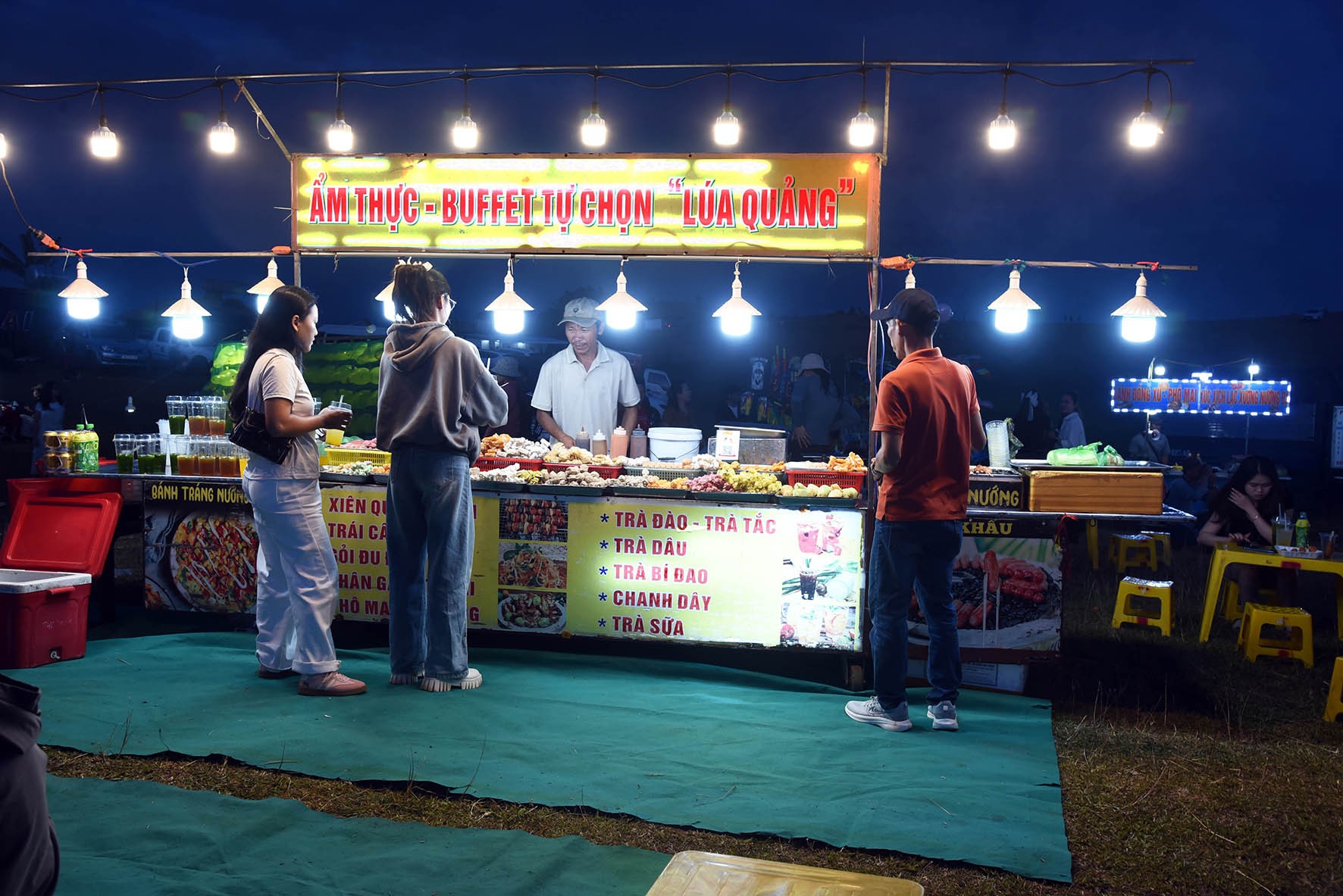 21-am-thuc-phuc-vu-du-khach-anh-nguyen-dang-lam-1754834832.jpg