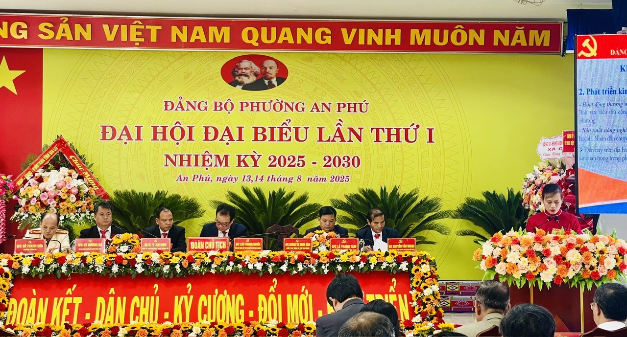 1-doan-chu-tich-aphu-1755163253.jpg
