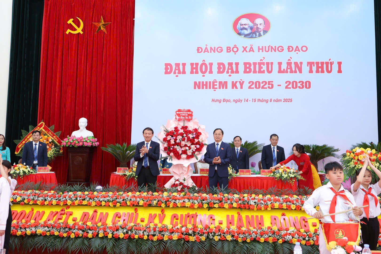 PHOTO: Đại hội Đảng bộ xã Hưng Đạo, nhiệm kỳ 2025 - 2030