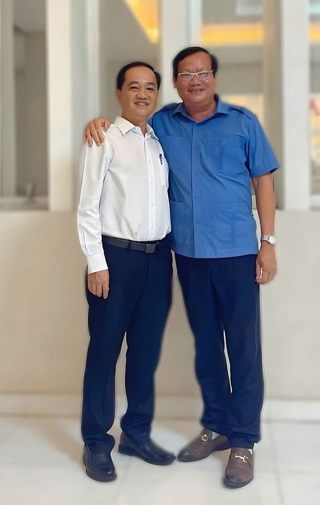 bi-thu-dang-uy-phuong-go-cong-nguyen-huu-loi-ben-phai-1755222081.jpg