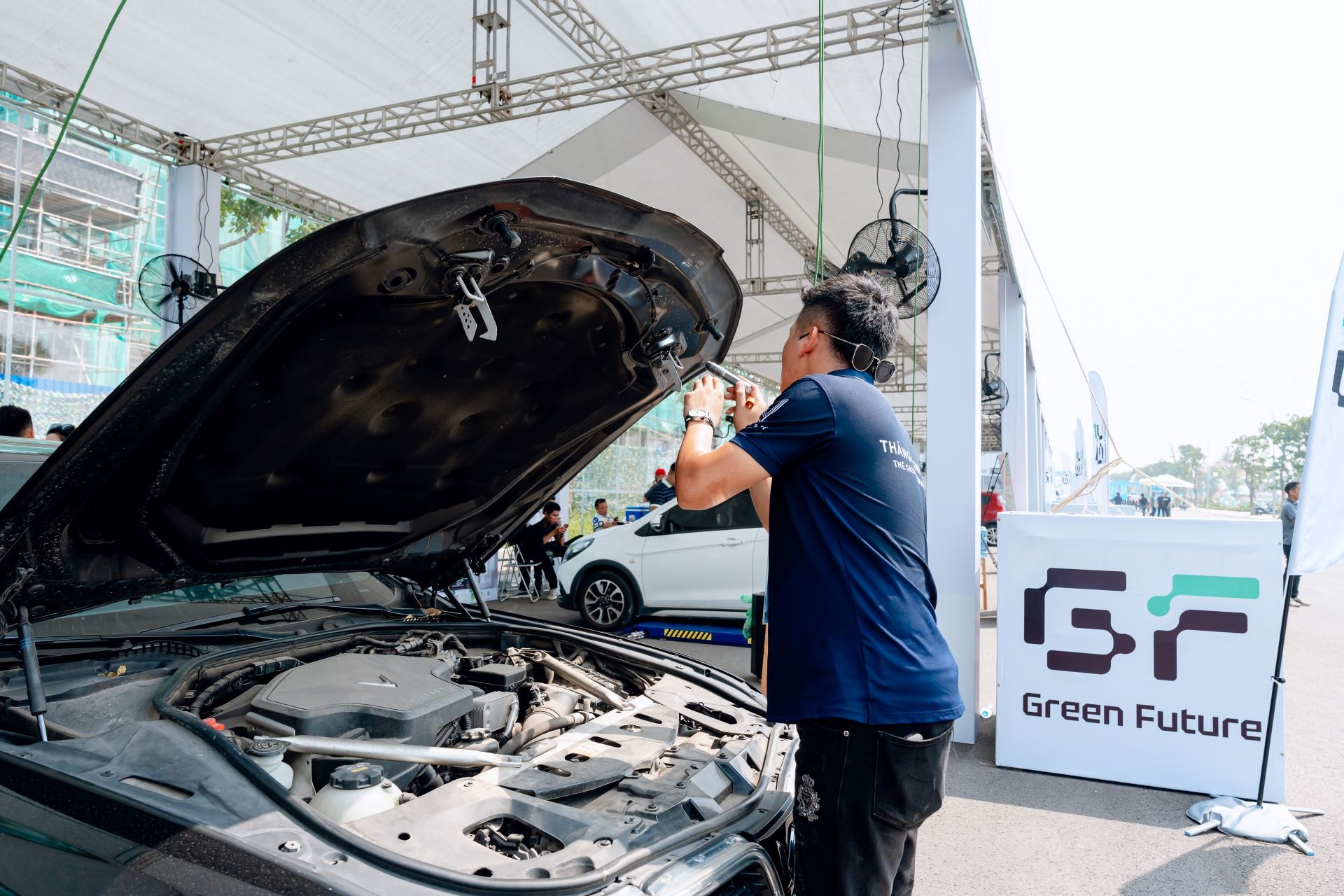 Đổi xe xăng cũ lấy xe điện VinFast tại Hà Nội: Tài xế dịch vụ nhận ưu đãi kép với Limo Green ảnh 5