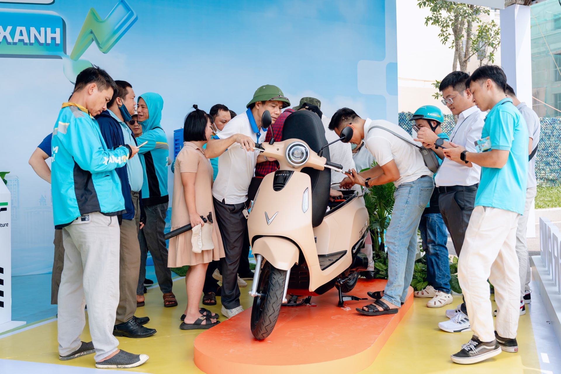 Đổi xe xăng cũ lấy xe điện VinFast tại Hà Nội: Tài xế dịch vụ nhận ưu đãi kép với Limo Green ảnh 7