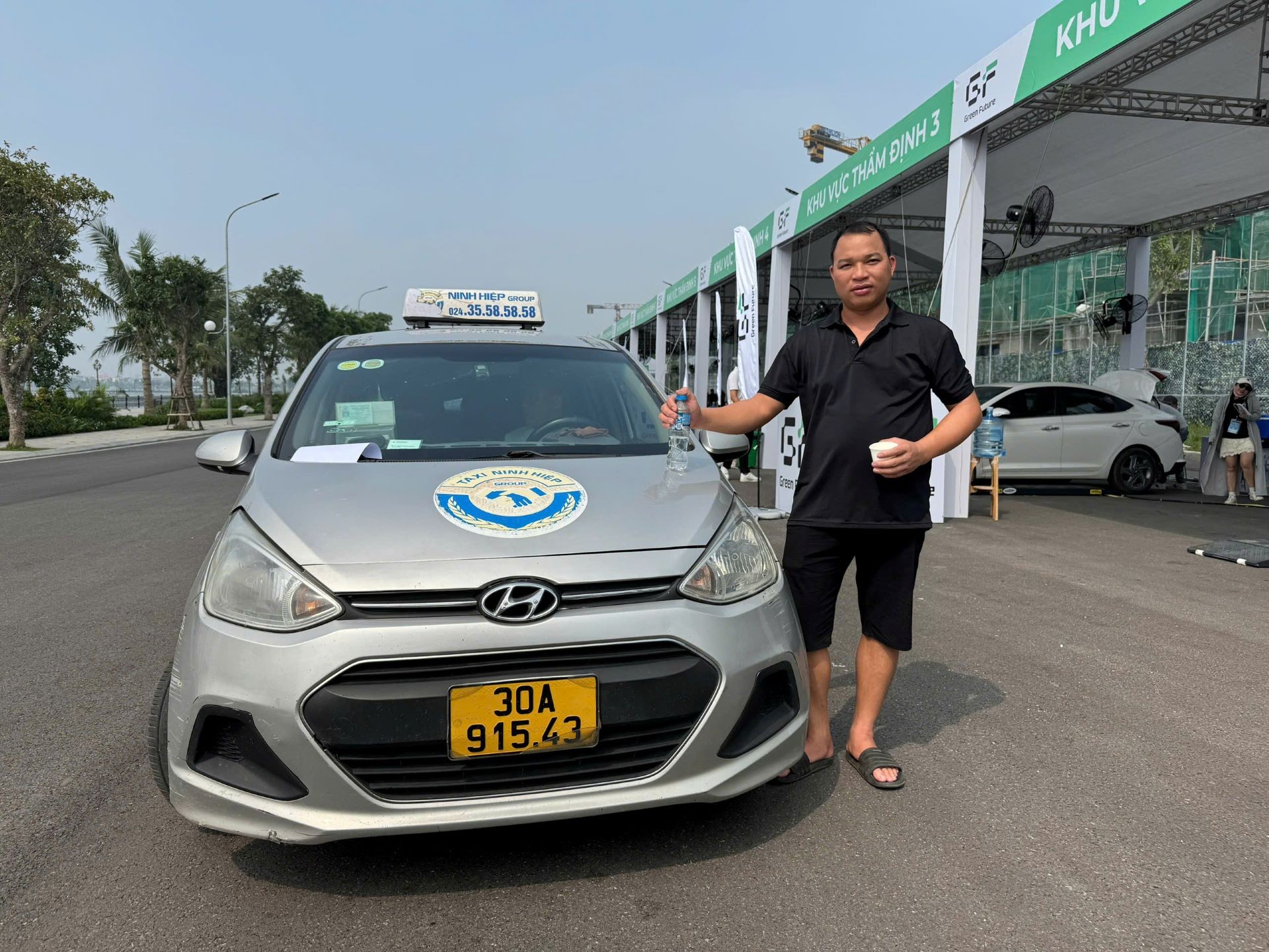 ‘Ngày hội xanh – Thu xe xăng, Lên đời xe xanh’ gây sốt với tài xế dịch vụ ở Hà Nội ảnh 2