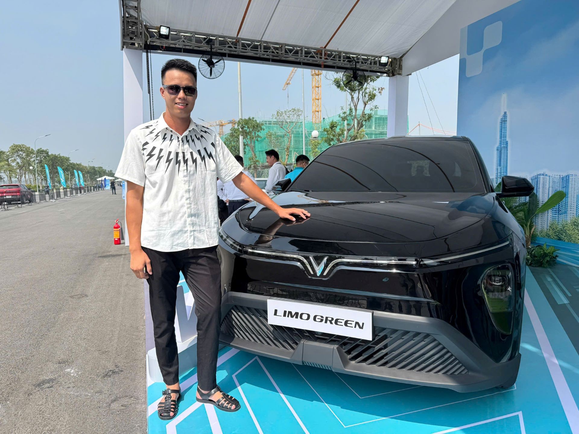 ‘Ngày hội xanh – Thu xe xăng, Lên đời xe xanh’ gây sốt với tài xế dịch vụ ở Hà Nội