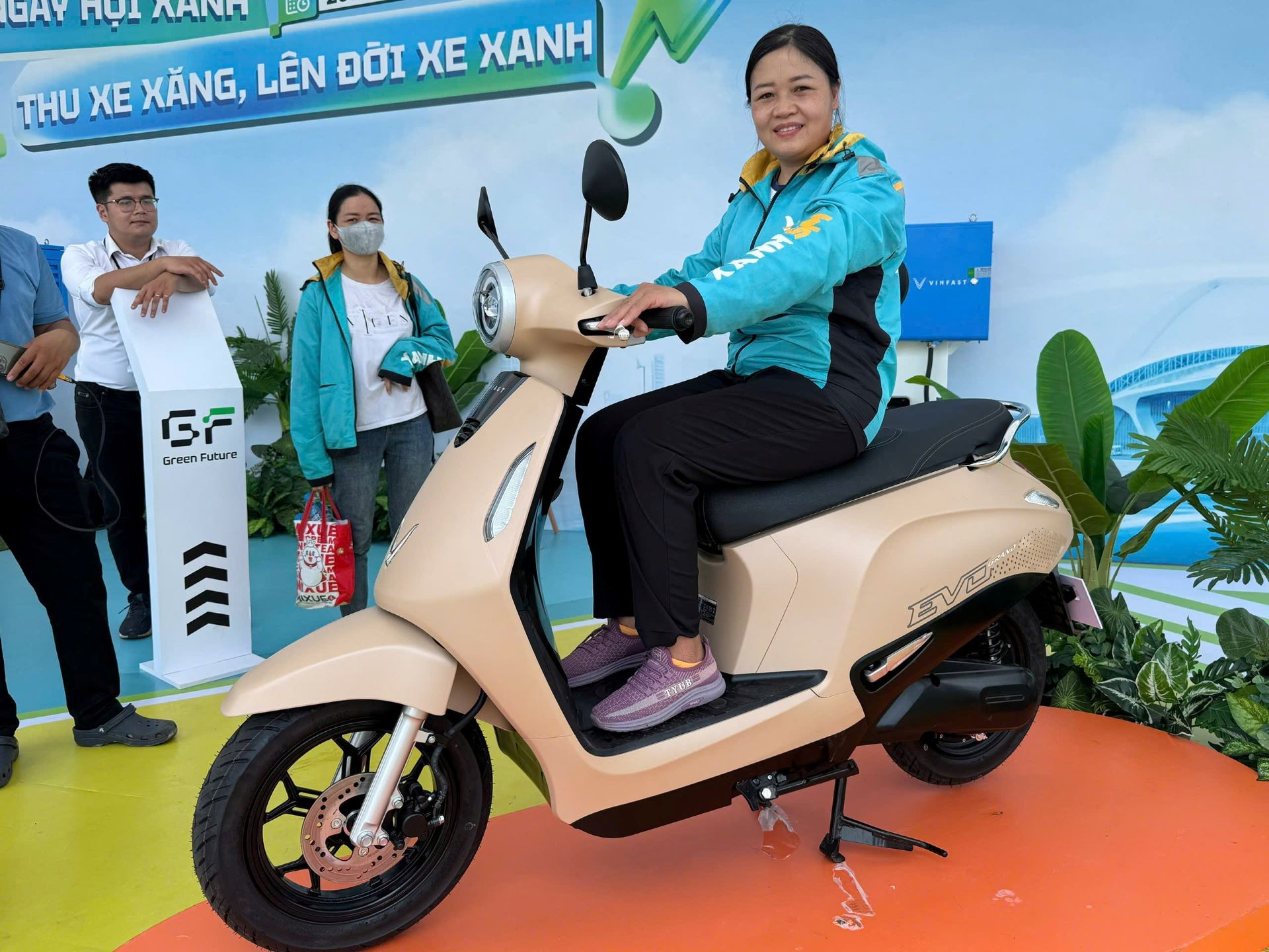 ‘Ngày hội xanh – Thu xe xăng, Lên đời xe xanh’ gây sốt với tài xế dịch vụ ở Hà Nội ảnh 6