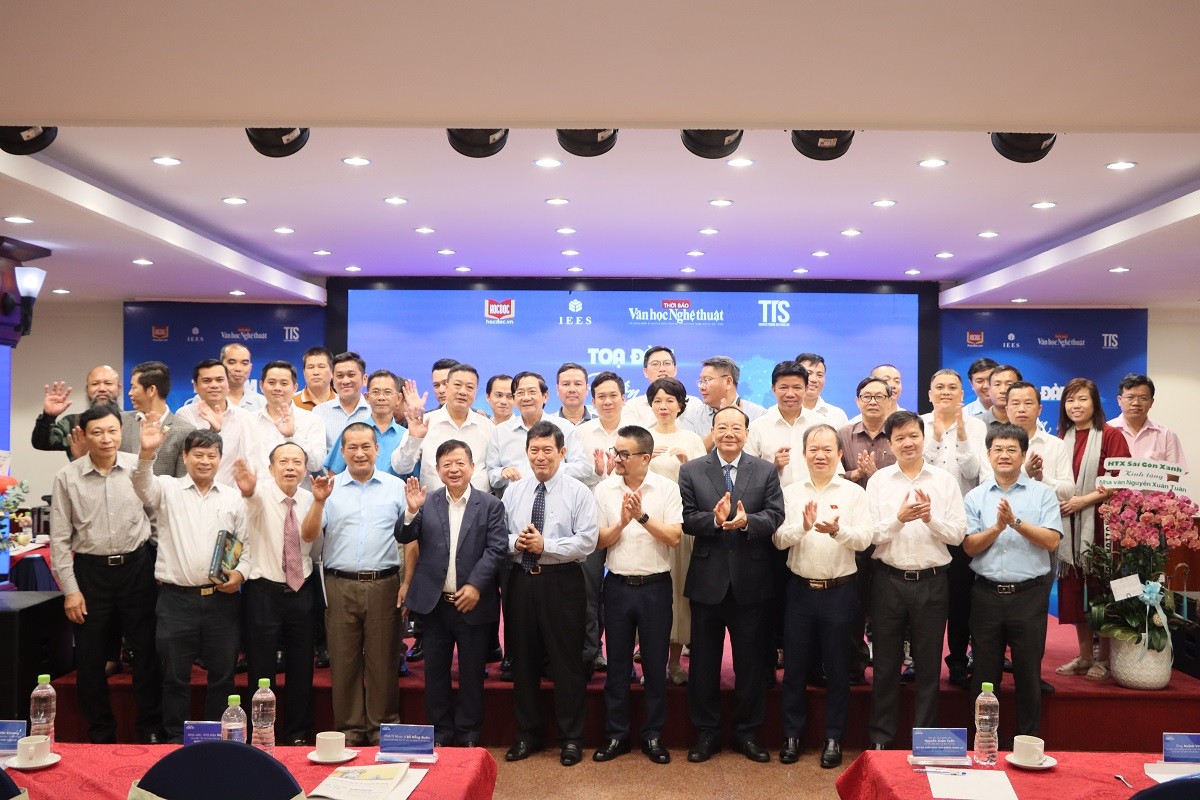 cac-dien-gia-khach-moi-tao-dam-con-duong-tuong-lai-1755439631.jpg
