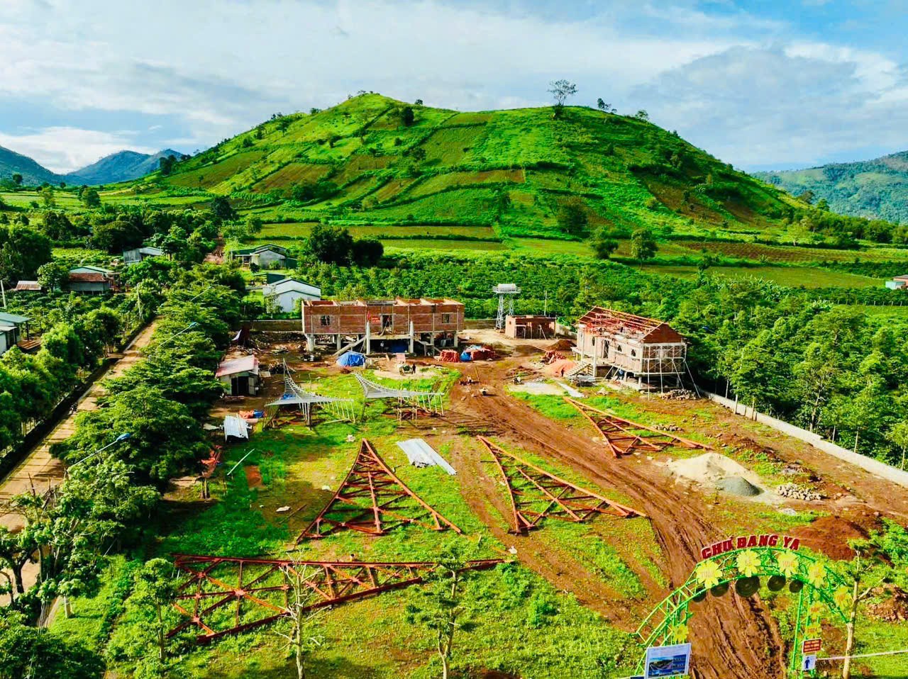 1-du-an-xay-dung-nha-rong-diem-den-du-lich-tieu-bieu-tai-lang-ia-gri-dang-thuc-hien-dang-do-1755492567.jpg