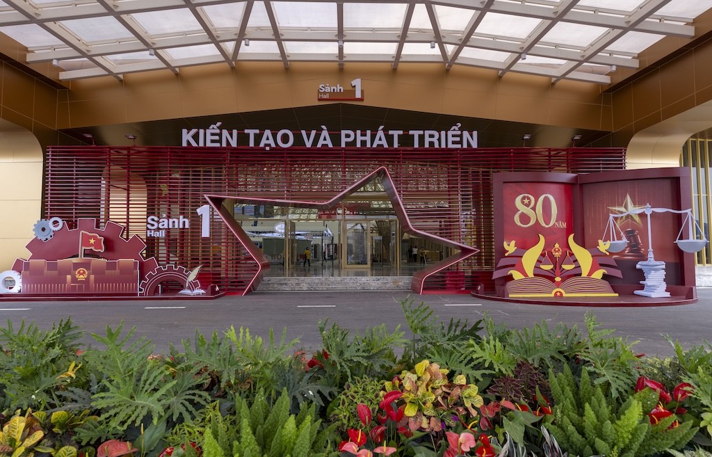 khong-gian-sanh-1-voi-chu-de-kien-tao-va-phat-trien-1755877029.JPG