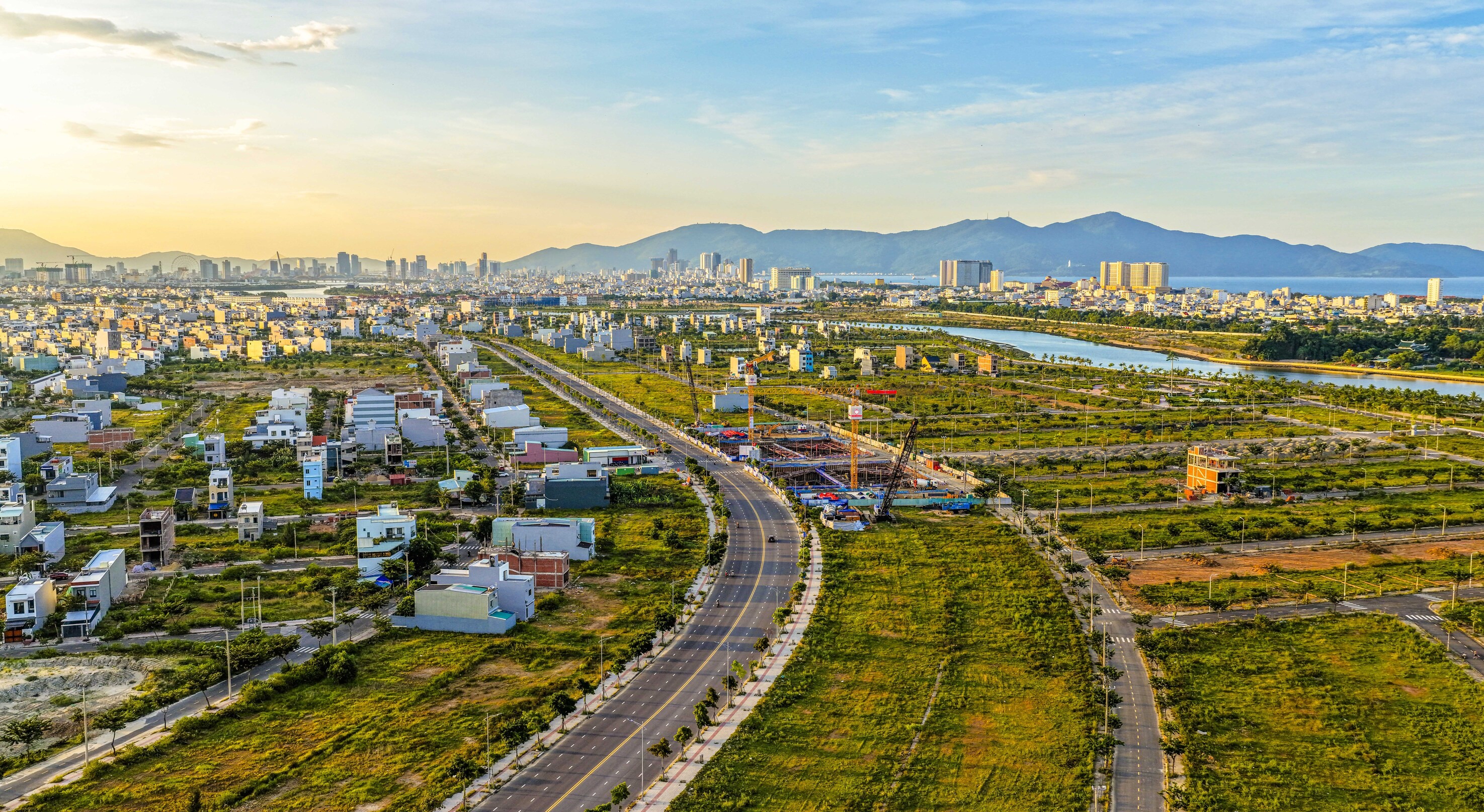 dat-nen-nam-hoa-xuan-da-nang-soi-dong-1755938559.jpg