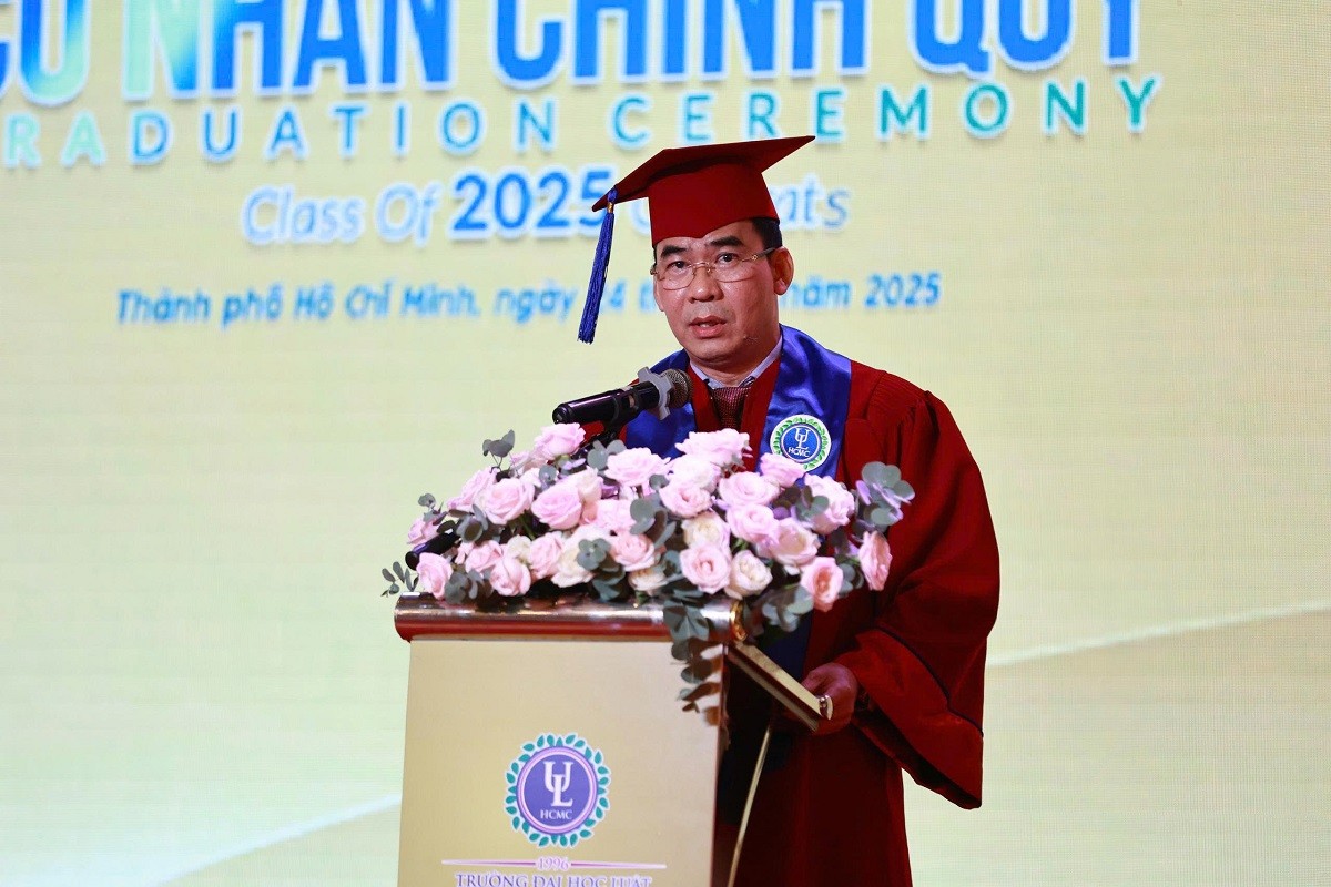 ulaw-trao-bang-tot-nghiep-cho-gan-1600-cu-nhan-chinh-quy-nam-2025-2-1756081040.jpg