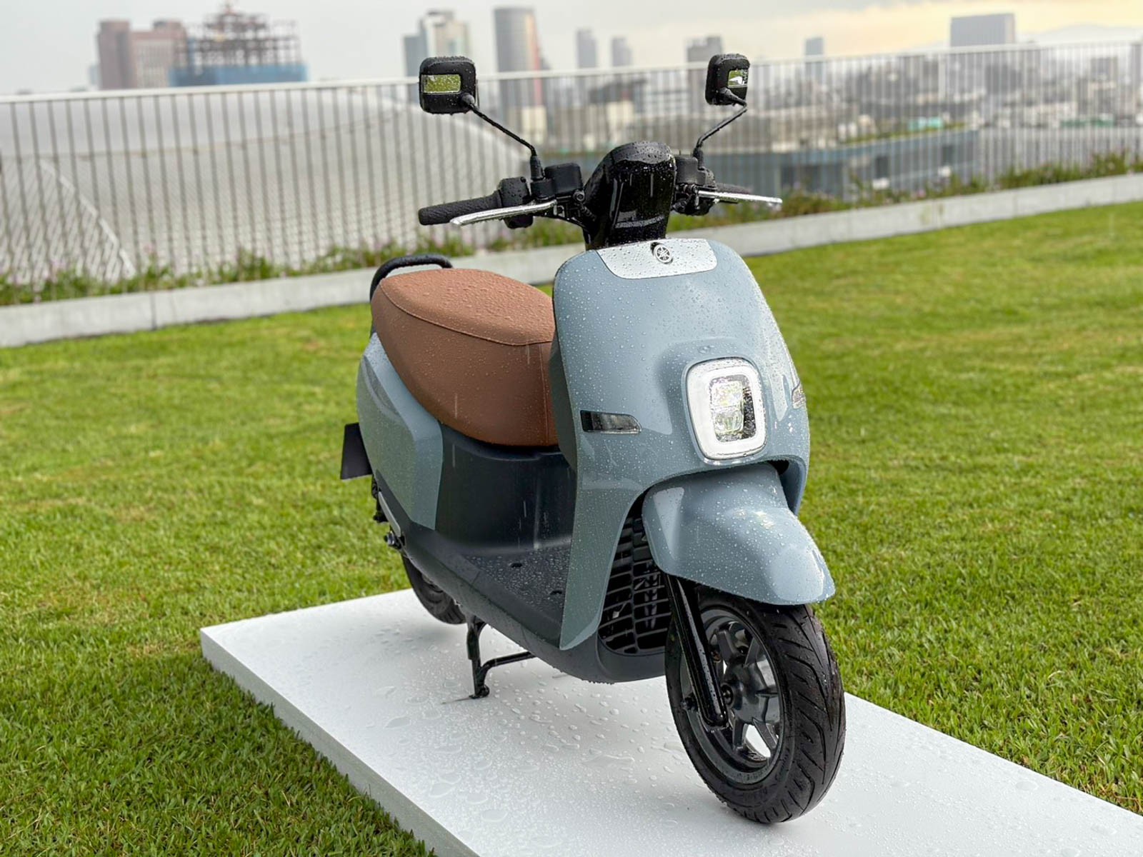 Yamaha ra mắt ‘xe máy điện quốc dân’ mới đẹp long lanh, lấn át Honda SH Mode với mức giá cạnh tranh ảnh 7
