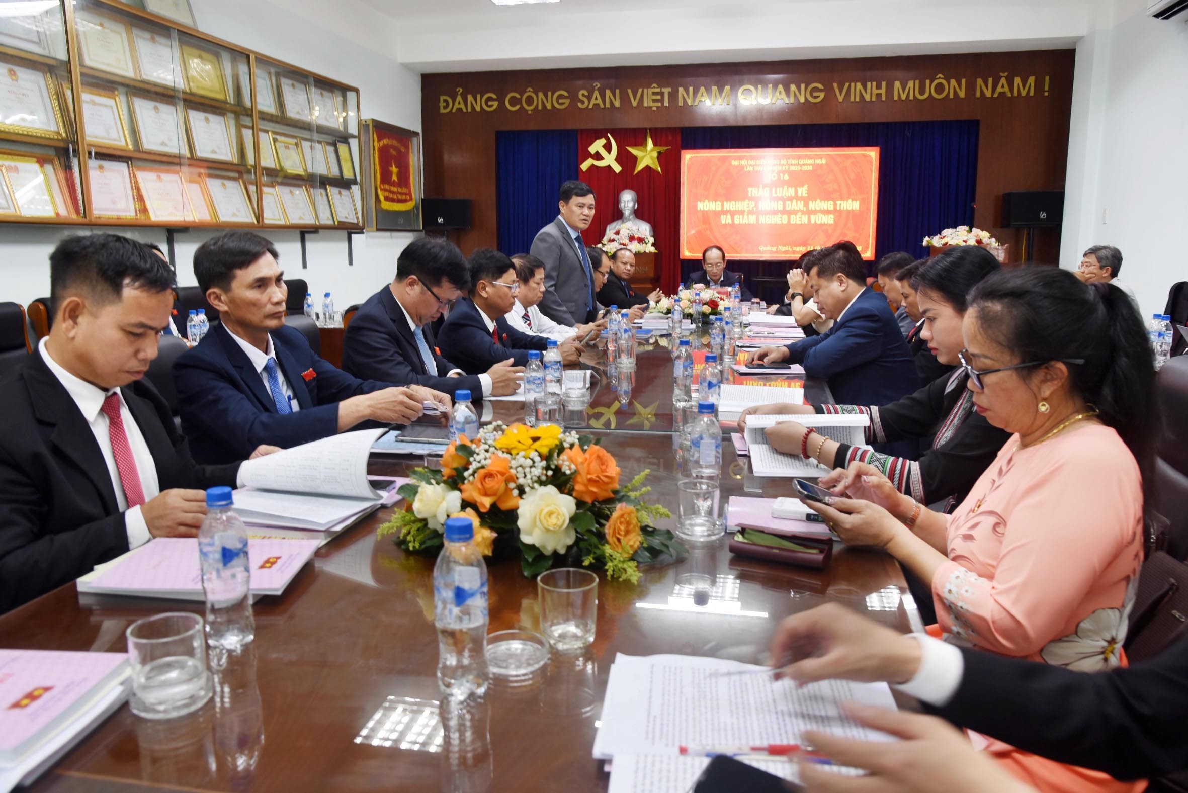 14-thao-luan-ve-nong-nghiep-nong-dan-nong-thon-va-giam-ngheo-ben-vung-1757602007.jpg