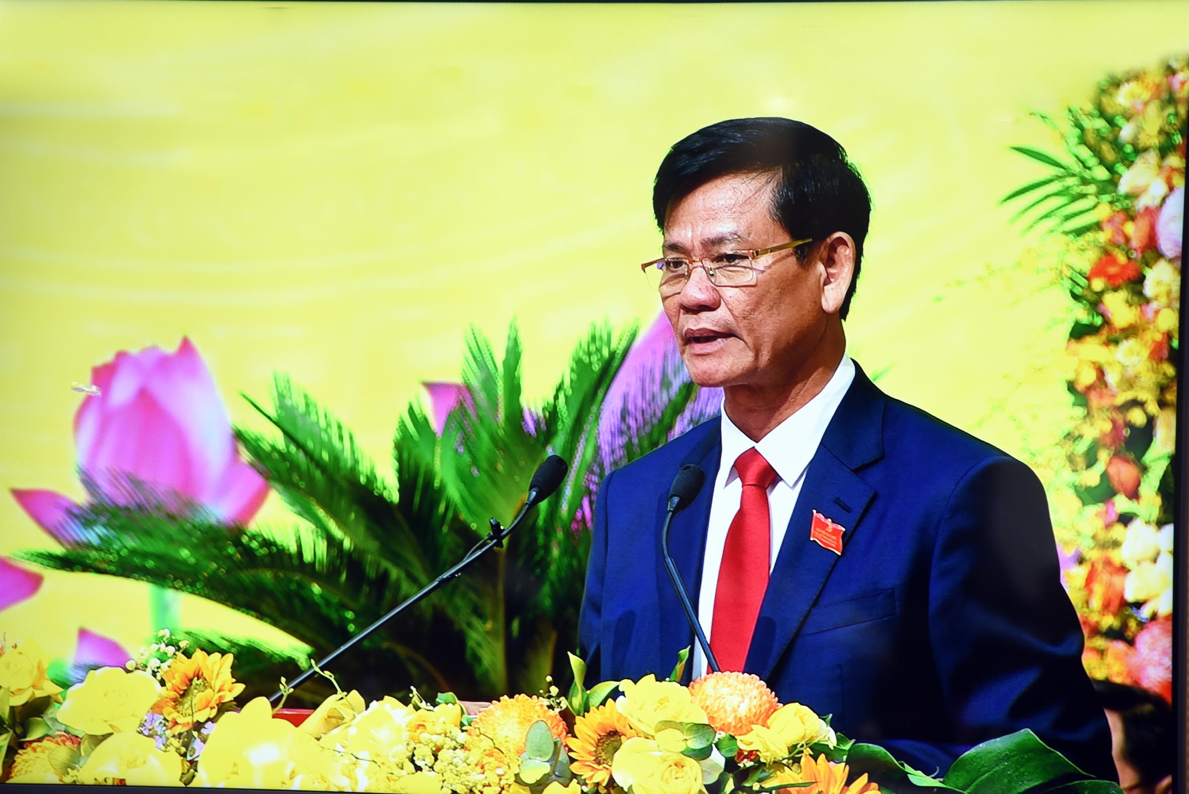 6-dong-chi-ngo-van-trong-uy-vien-ban-thuong-vu-tinh-uy-truong-ban-tuyen-giao-va-dan-van-tinh-uy-phat-bieu-tham-luan-tai-dai-hoi-1757602006.jpg