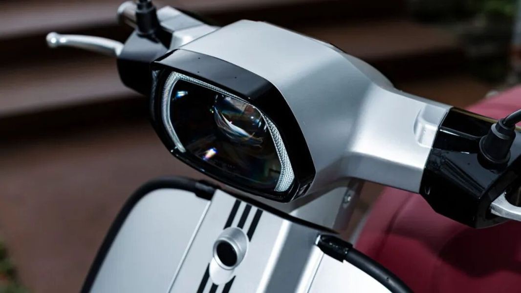 Tuyên chiến Honda Vision, ‘xe ga quốc dân’ 125cc mới giá rẻ như Wave Alpha ra mắt, có cả ABS và TCS ảnh 3