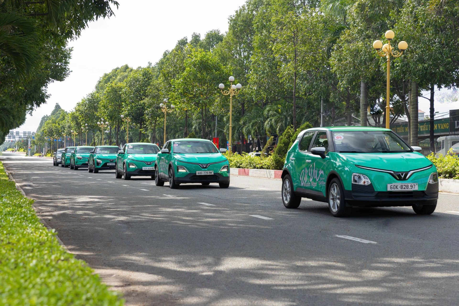 Với 500 triệu đồng, mua xe gì chạy dịch vụ để không lo xăng dầu, chỉ 2 năm thu hồi vốn? ảnh 1