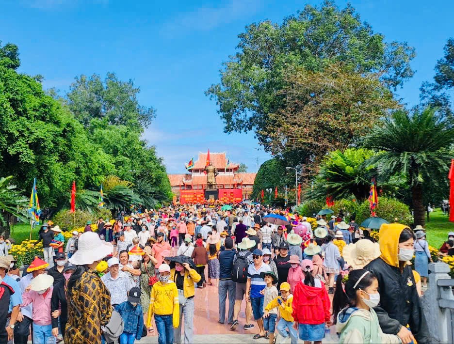 3-nguoi-dan-dia-phuong-luon-nho-ve-vua-qt-1758252722.jpg