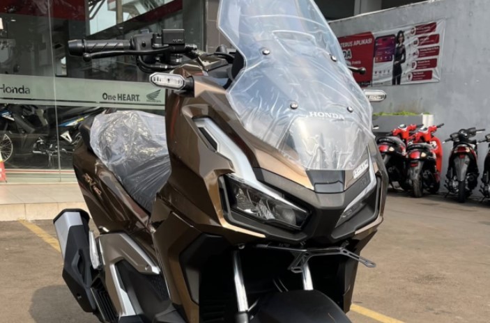 ‘Honda SH phiên bản đi phượt’ mới về đại lý với giá 59 triệu đồng, trang bị tối tân lất át Air Blade ảnh 1