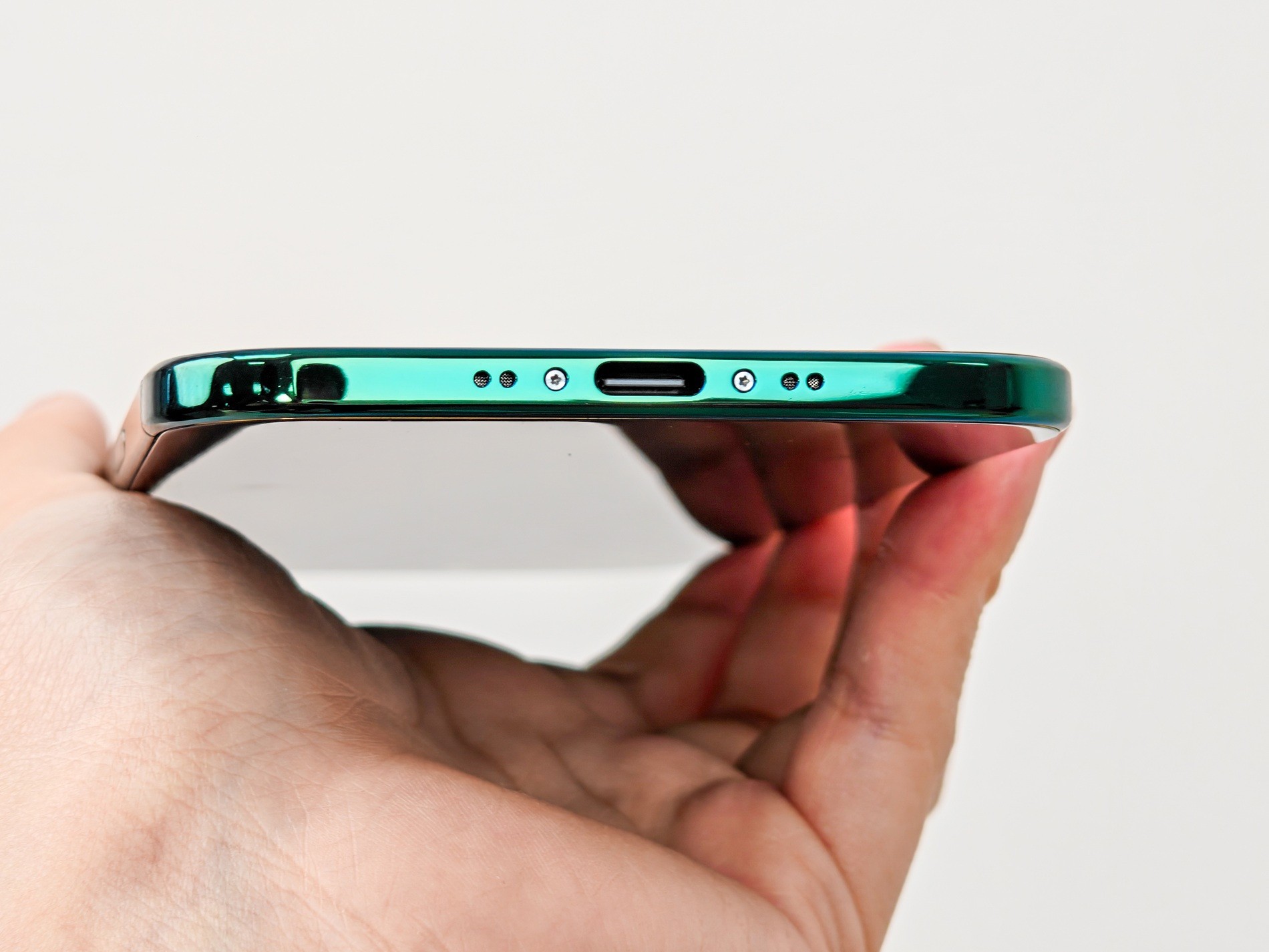 iphone-3-1758961458.jpg