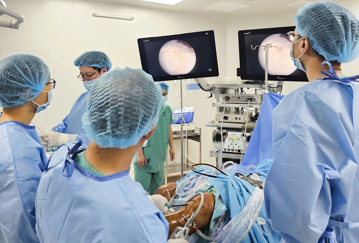 Bệnh nhân thoái hóa khớp gối hồi phục nhanh nhờ keo PRF tự thân