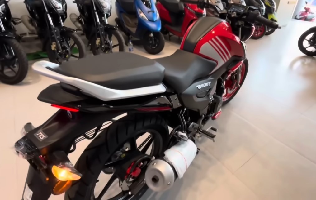 ‘Huyền thoại côn tay’ giá rẻ mới đã về đại lý: Đẹp hơn Honda Winner R, có ABS như Yamaha Exciter ảnh 5
