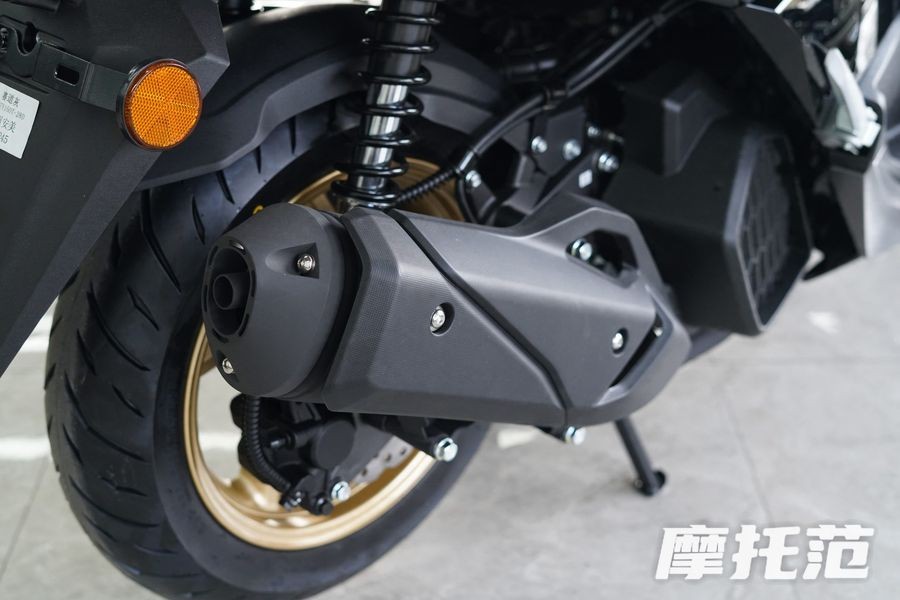 'Kẻ huỷ diệt Honda SH' ra mắt với giá chỉ 63 triệu đồng: Thiết kế mê ly, trang bị áp đảo Air Blade ảnh 4