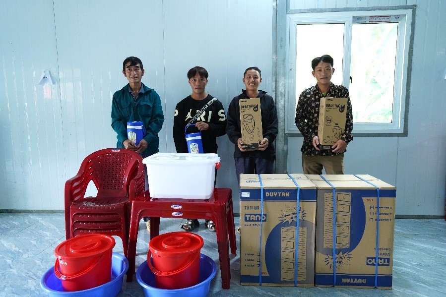 duy-tan-lan-toa-yeu-thuong-toi-hoc-sinh-vung-cao-cao-bang-4-1759388946.jpg