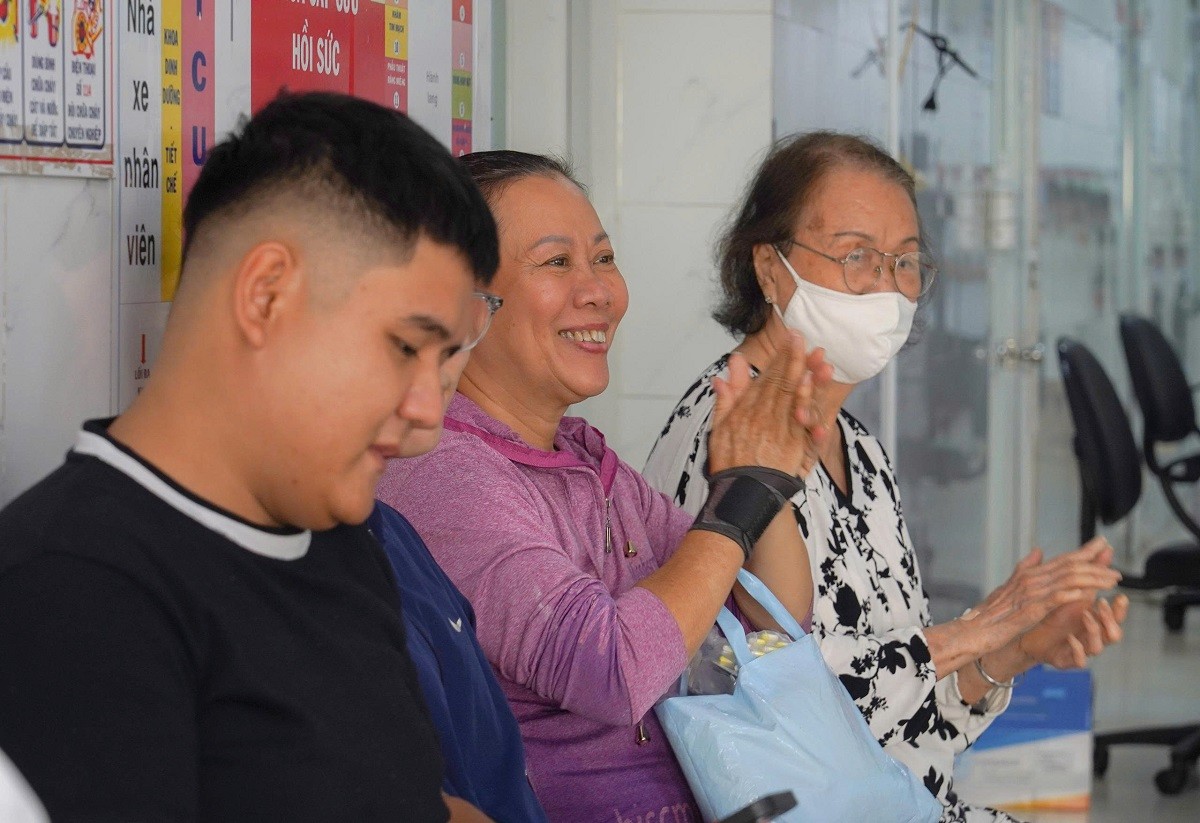 giai-dieu-blouse-trang-3-1759392317.jpg