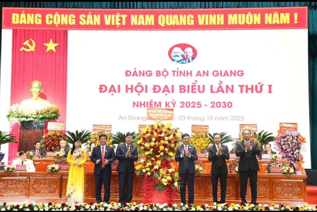 30-tang-hoa-phan-van-giang-1759465451.jpg