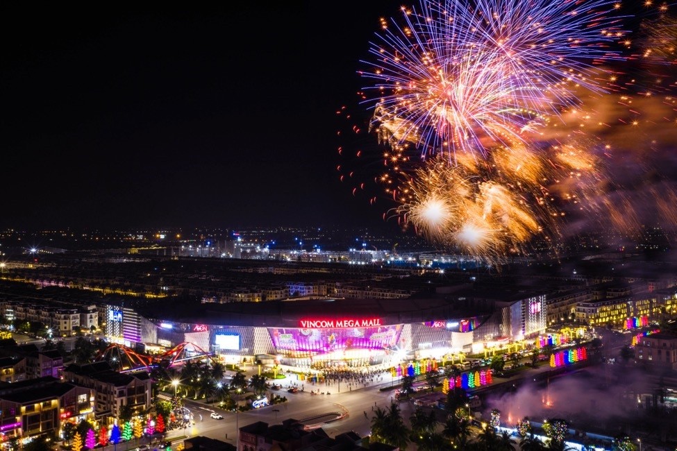 phao-hoa-mung-khai-truong-vincom-mega-mall-ocean-city-1759486538.jpg