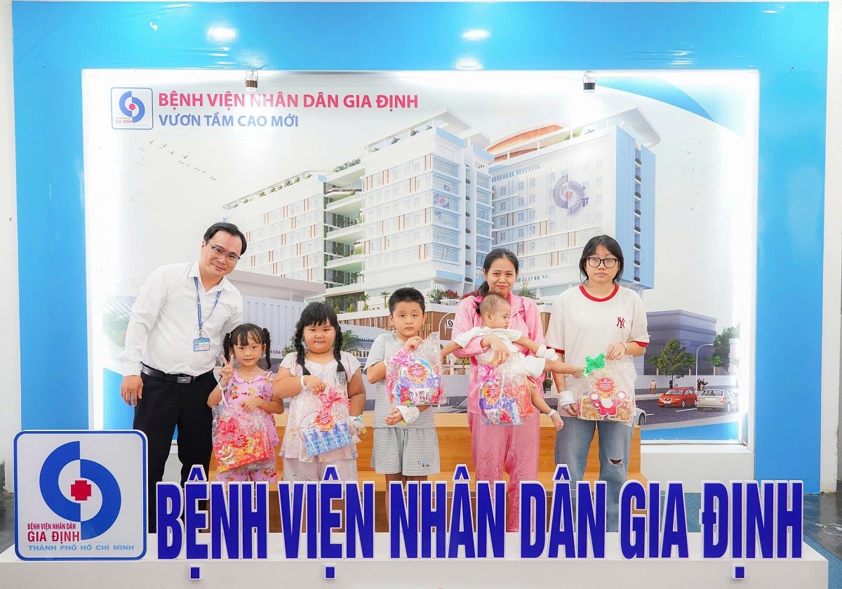 trung-thu-dac-biet-cua-nhung-chien-binh-nhi-noi-giuong-benh-3-1759487530.jpg