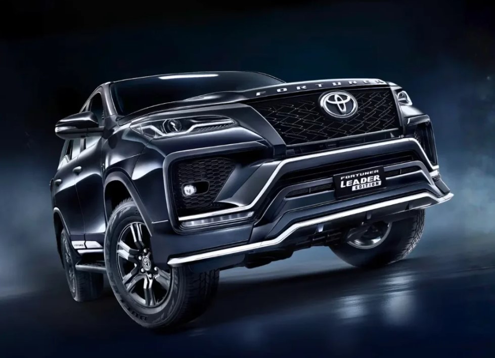 Toyota Fortuner phiên bản mới đẹp long lanh chính thức ra mắt, đe nẹt Ford Everest nhờ giá hấp dẫn ảnh 1