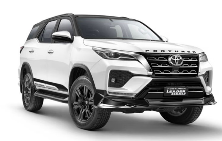 toyota-fortuner-phien-ban-moi-dep-long-lanh-chinh-thuc-ra-mat-de-net-ford-everest-nho-gia-hap-dan-anh-4-1759996977.jpg