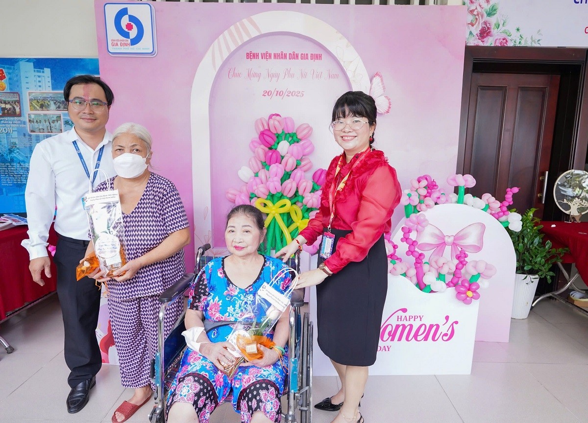am-ap-chuong-trinh-nguoi-phu-nu-toi-yeu-danh-cho-benh-nhan-nu-tai-benh-vien-nhan-dan-gia-dinh-2-1760613021.jpg