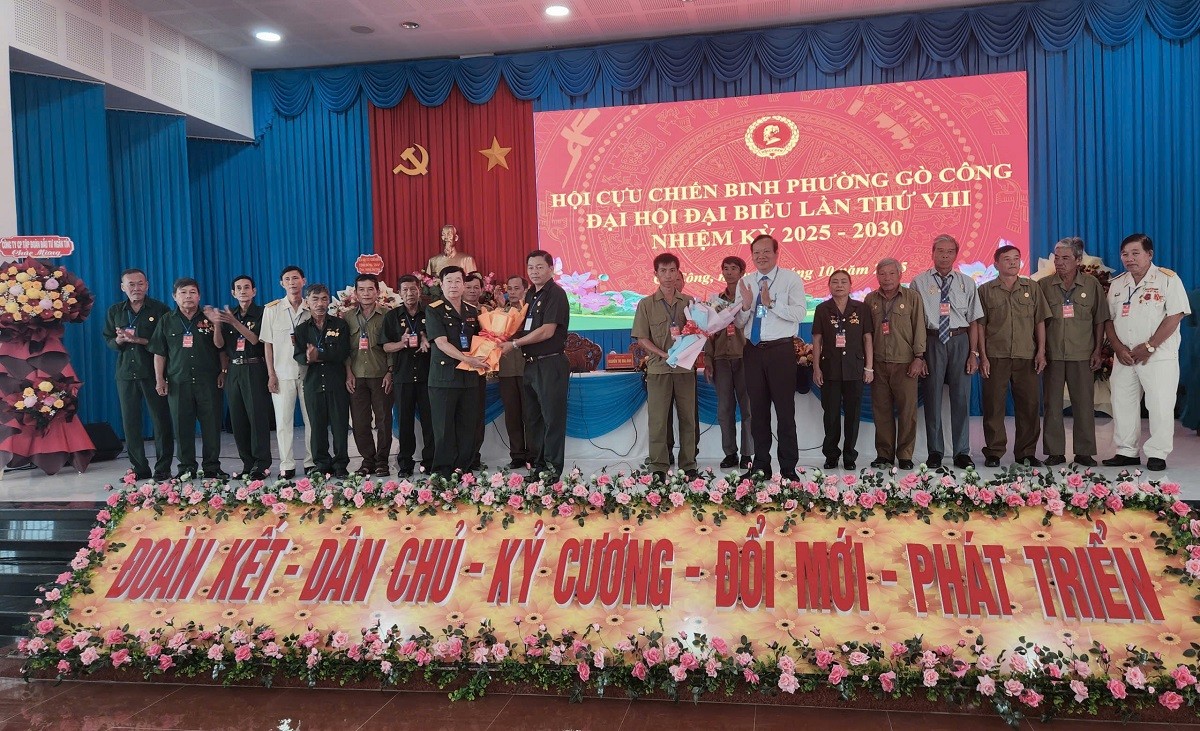 tang-hoa-hoi-cuu-chien-binh-phuong-go-cong-1760762035.jpg