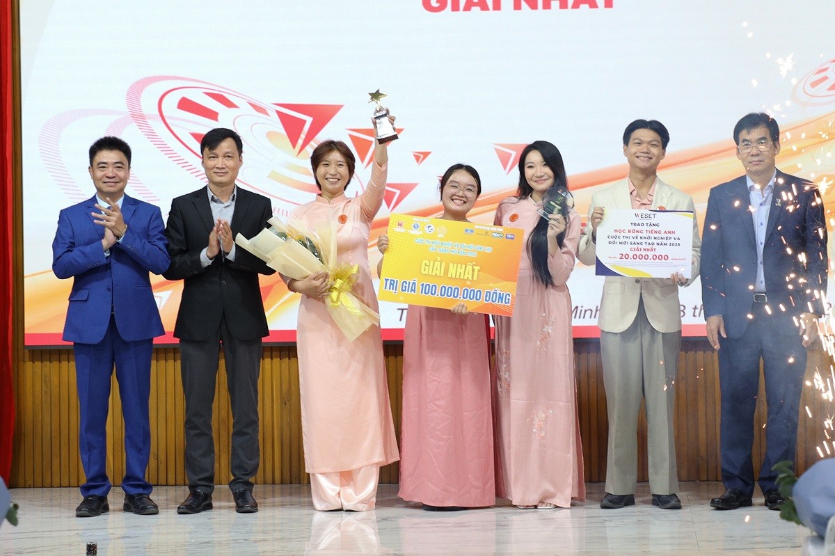 sinh-vien-tphcm-tranh-tai-khoi-nghiep-lan-toa-tinh-than-doi-moi-sang-tao-2-1760833714.JPG