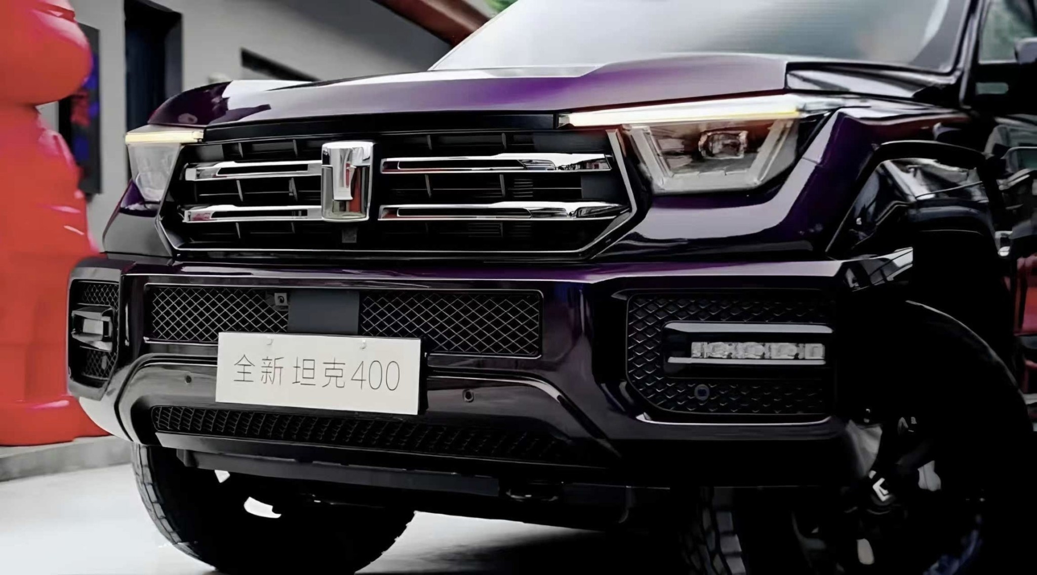 gwm-tank-400-phev-2025-ra-mat-suv-co-bap-trung-quoc-thach-thuc-byd-bao-51-1761100218.jpg
