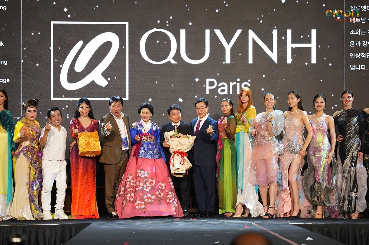 nha-thiet-ke-quynh-paris-va-nguoi-mau-1761232538.jpg