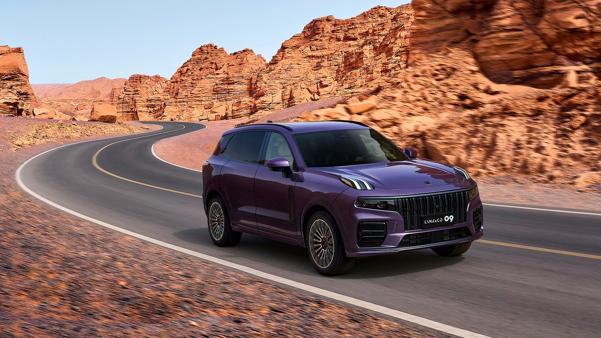 suv-hang-sang-gia-hon-520-trieu-dong-anh-em-voi-volvo-xc90-doi-thu-moi-cua-mercedes-benz-gle4-1761276674.jpg