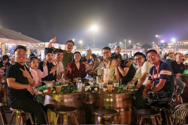 7-hoi-cho-mua-thu-2025-1761554833.jpg