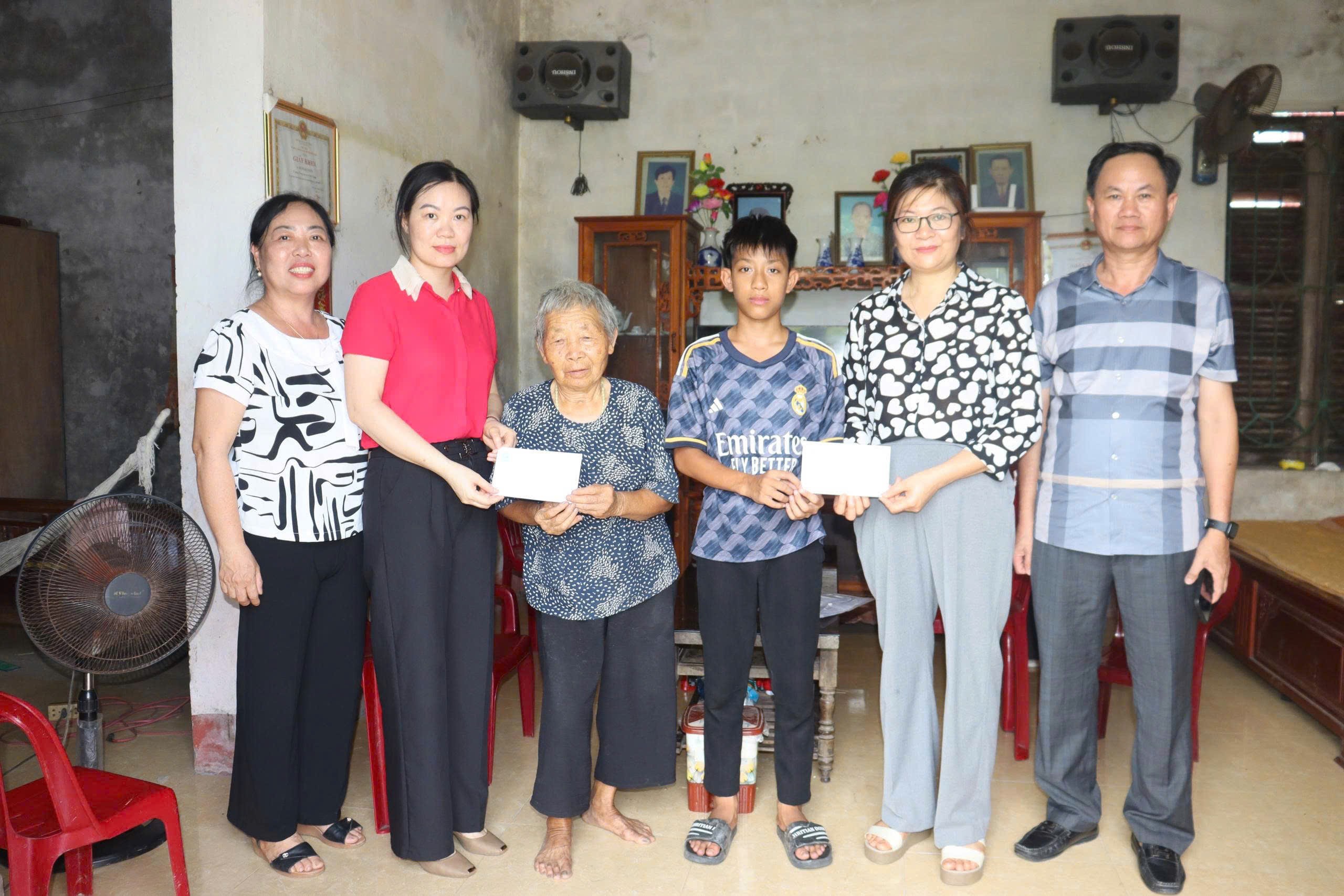 hoi-lhpn-xa-hai-hau-hoat-dong-thien-nguyen-1761532793.jpg