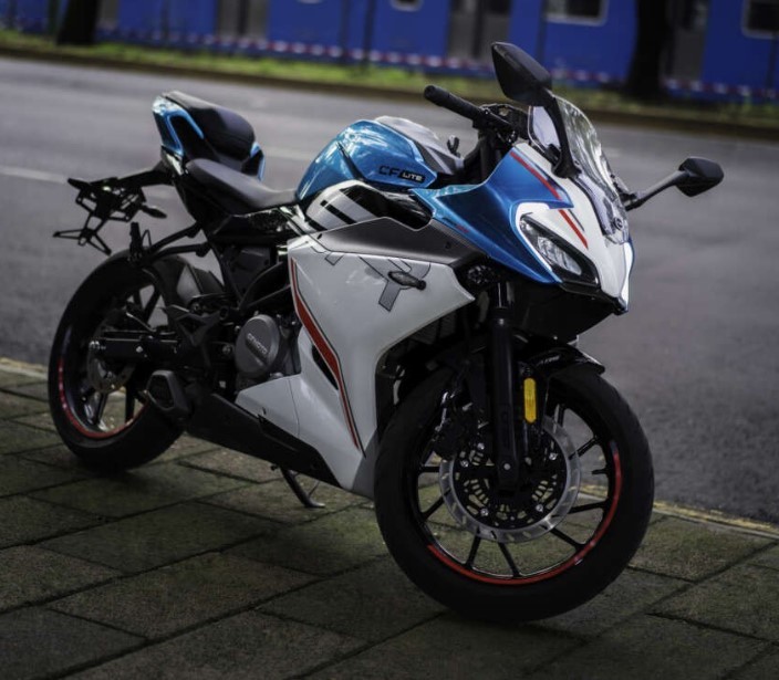 tin-xe-trua-2710-honda-ra-mat-vua-con-tay-moi-co-abs-2-kenh-ap-dao-winner-r-va-exciter-gia-re-anh-3-1761539318.jpg