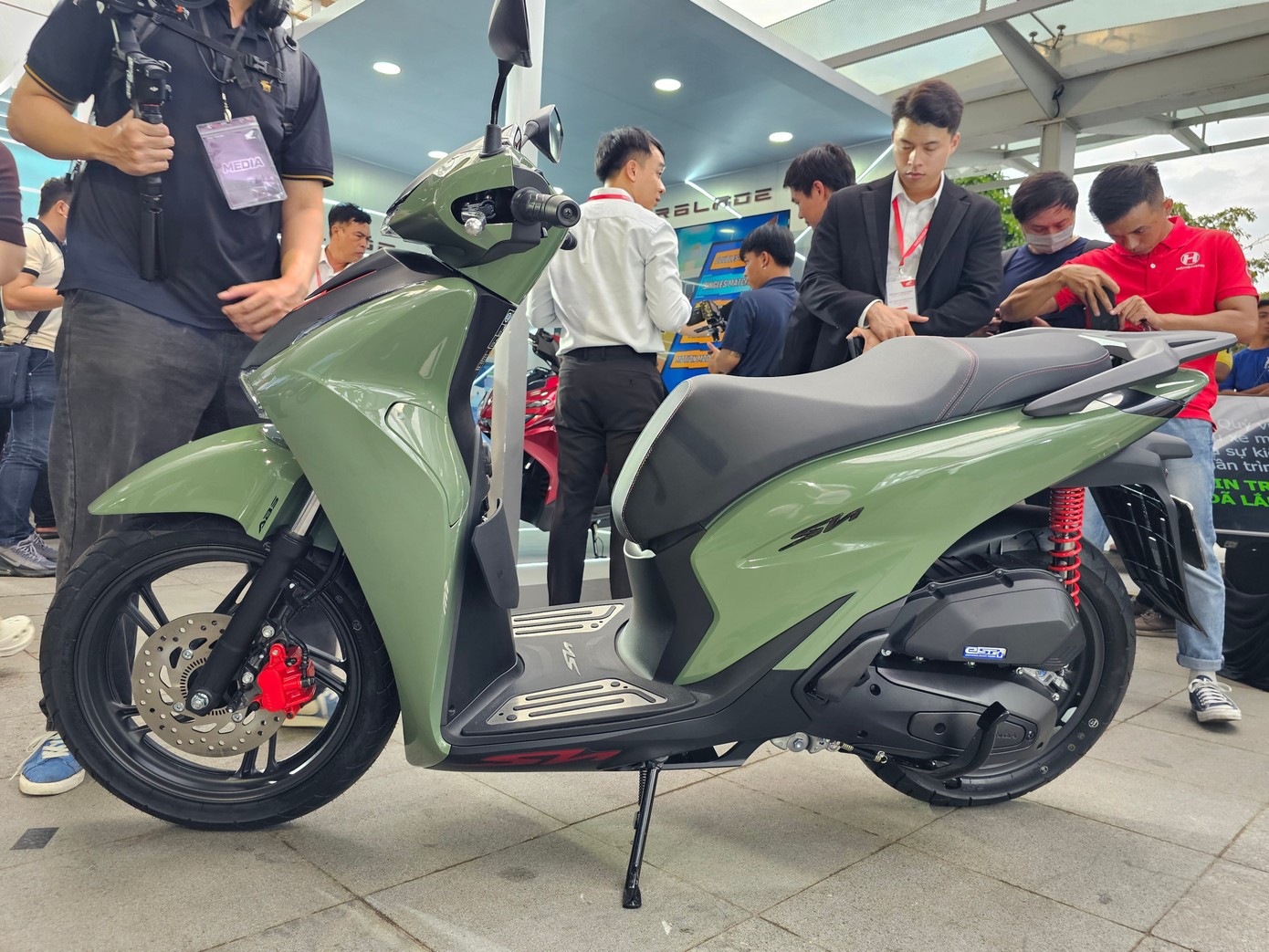 Honda SH 2026 chính thức ra mắt tại Việt Nam với giá hấp dẫn, nhưng bị chê vì một điểm duy nhất ảnh 6