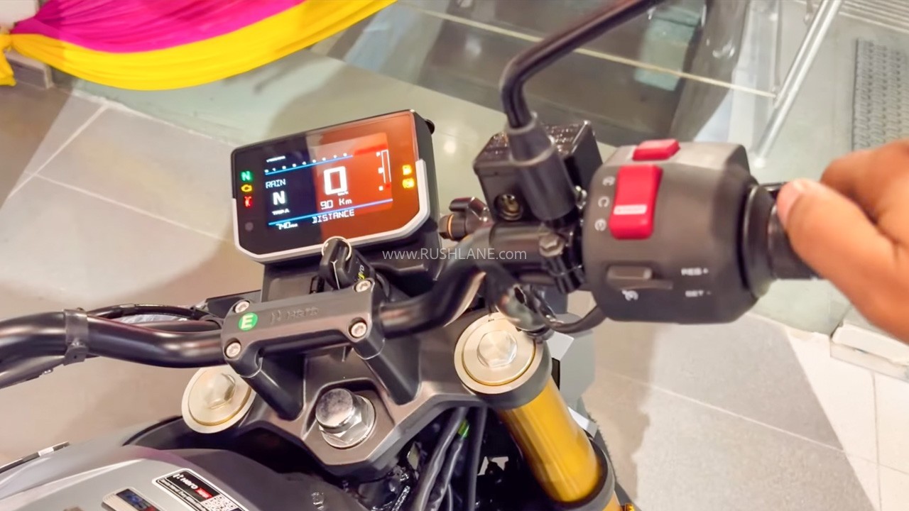 Tin xe 7/11: ‘Kẻ huỷ diệt Yamaha Exciter và Honda Winner R' về đại lý, hứa hẹn hút khách nhờ giá rẻ ảnh 1