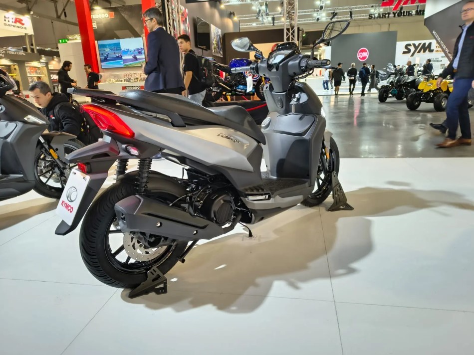 ‘Kẻ ngáng đường Honda SH Mode’ chính thức ra mắt: Thiết kế 'đẹp miễn chê', trang bị át vía Air Blade ảnh 5