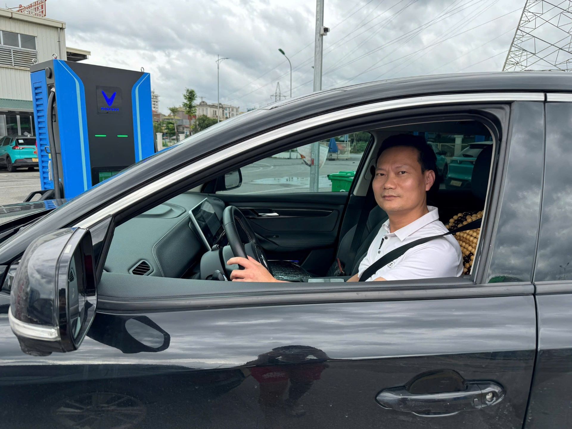 Hạ tầng xe điện bứt tốc: Hà Nội và TP.HCM xuất hiện loạt trạm sạc quy mô lớn ảnh 1