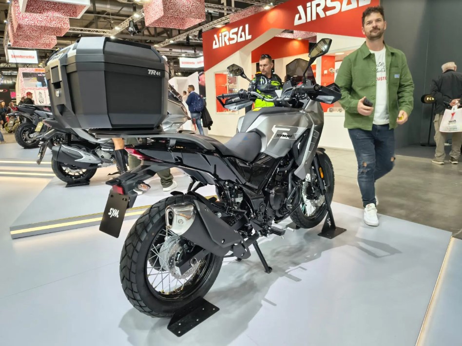 ‘Ông trùm xe côn tay’ mới ra mắt với thiết kế ‘cực chất’, có ABS kênh đôi ăn đứt Exciter và Winner R ảnh 3