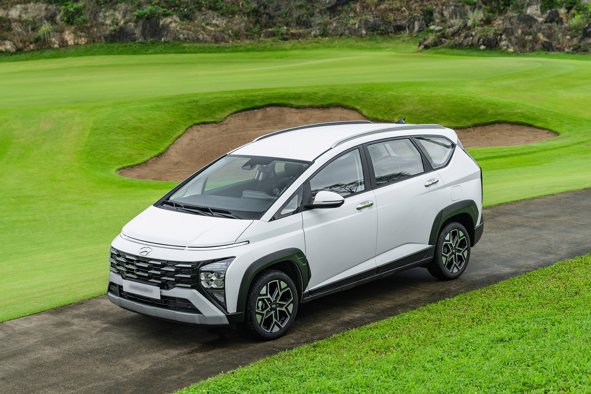 1hyundai-stargazer-uu-dai-lon-thang-11-bao-hanh-toi-8-nam-lua-chon-mpv-dang-gia-cho-gia-dinh-viet-1763306439.jpg